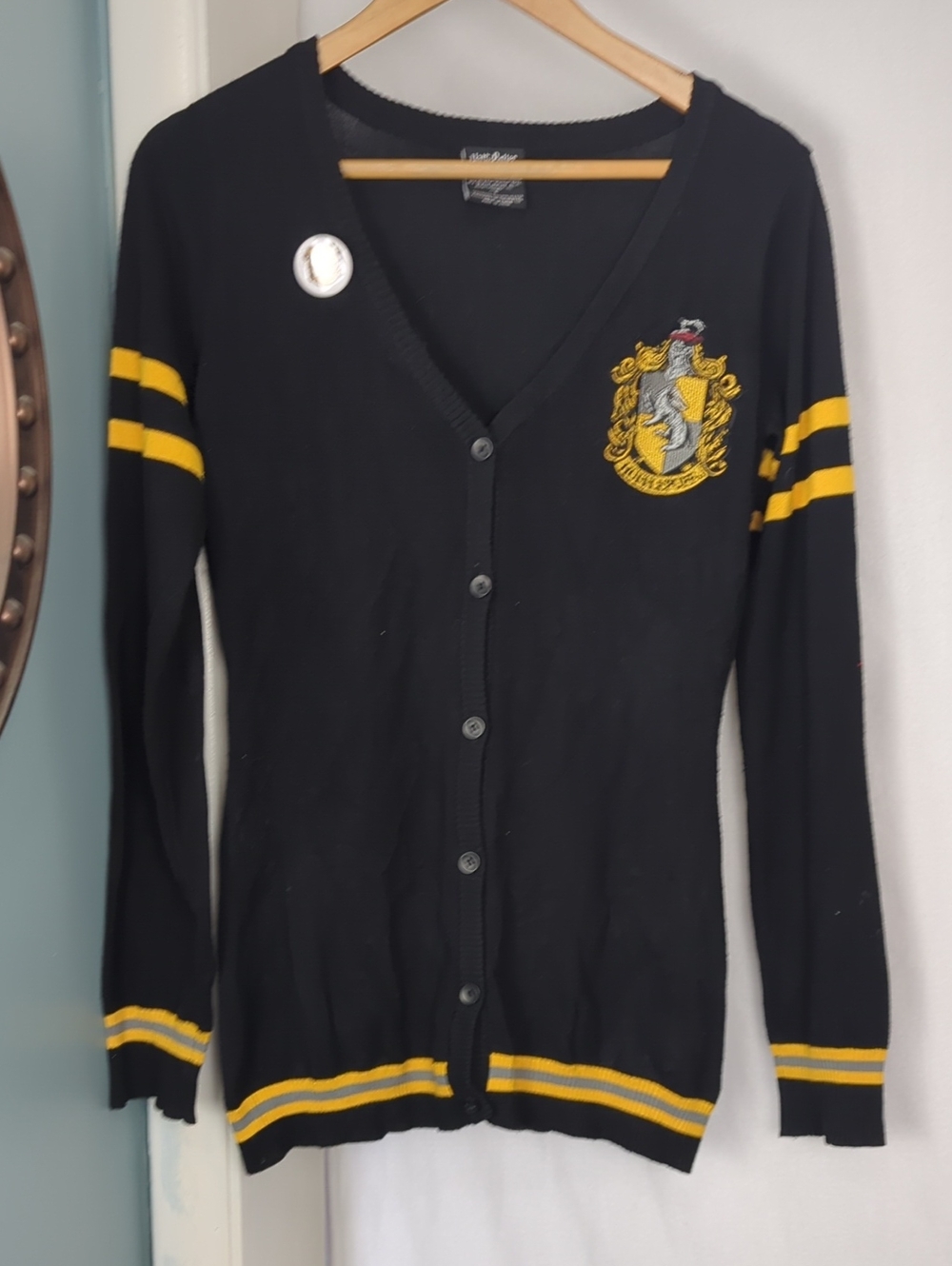 HARRY POTTER Hufflepuff Sweater Cardigan Embroidered Crest Black Yellow